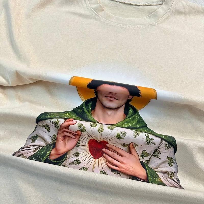 Gildan 5000 Saintly T-Shirt with Heart Symbol for Men & Women – Spiritual Cotton Tee