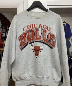 Vintage NBA 90s Chicago Bulls Logo Sweatshirt, Basketball Shirt Hoodie Gifts for Fans